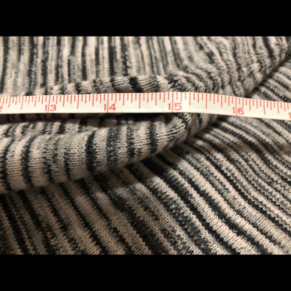 Sweater - Picture 5 of 10